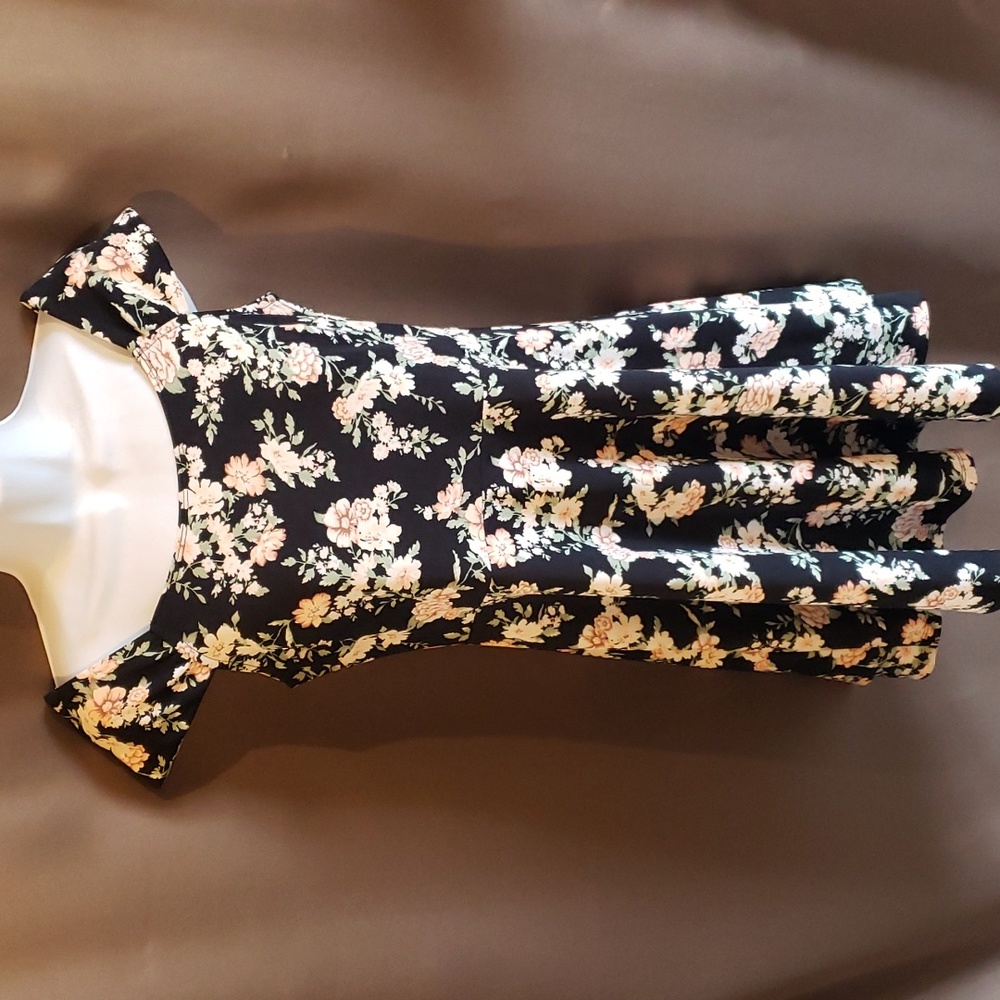 Forever 21 Black Floral Capped Sleeve Mini Dress